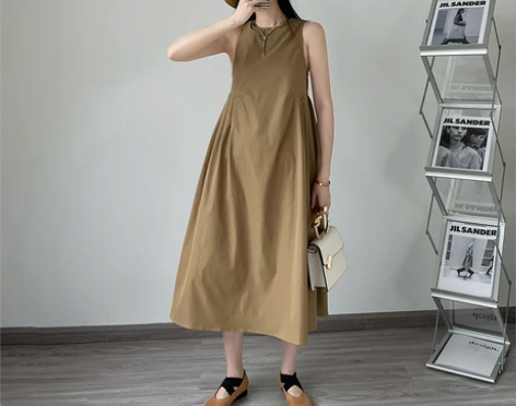 法式卡其色无袖连衣裙女2021夏新款大摆裙...