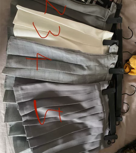 jk百褶裙自选，20r一条，3条包邮，看中...