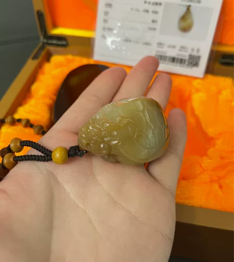 和田玉,且末糖,龙龟玉雕,手把件,放家里没...