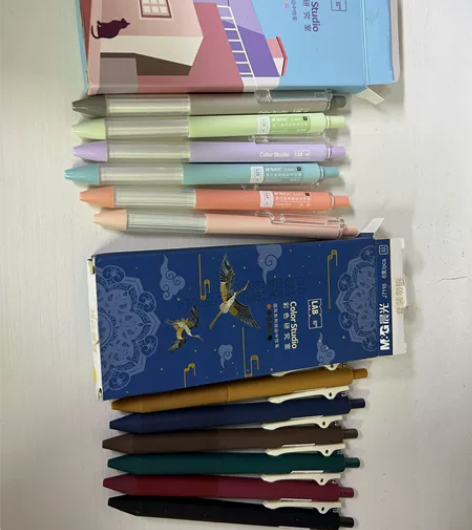 晨光中性笔,如图,两盒一起17.9,大多数...