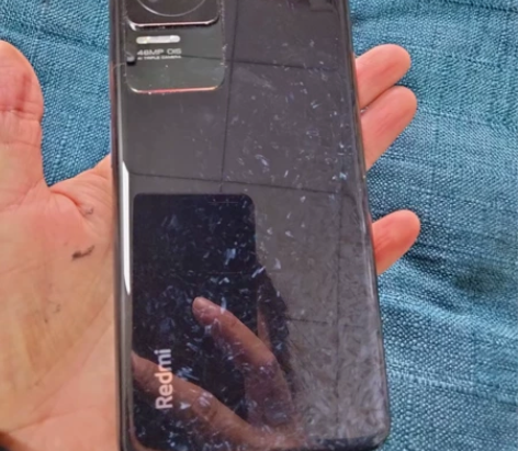 红米k50买了不到一个月，8128 喜欢的...