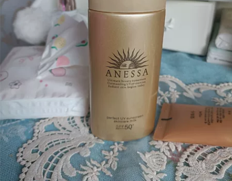 夏天专柜买的防晒旅游 没用几回 很少用 也...