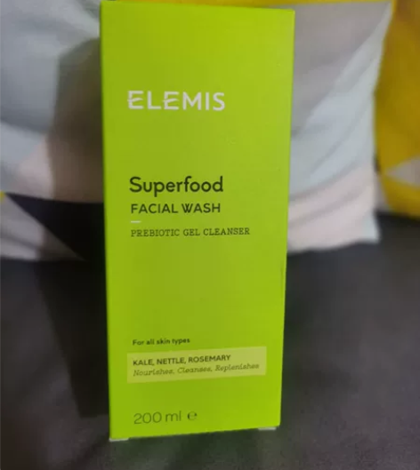 艾丽美肌肤盛宴净透洁面凝露 感兴趣的话点“...