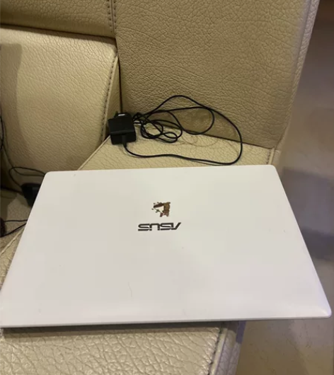 购买于韩国。ASUS华硕手提电脑 基本全新...