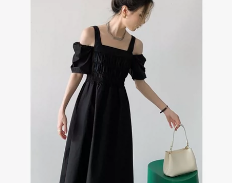 法式复古赫本小黑裙方领黑色小众设计长裙一字...