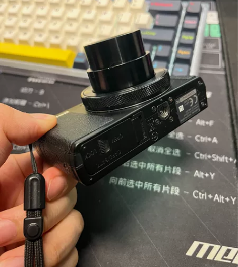 g9x一代 镜头边角有点磨损 功能啥的都完...