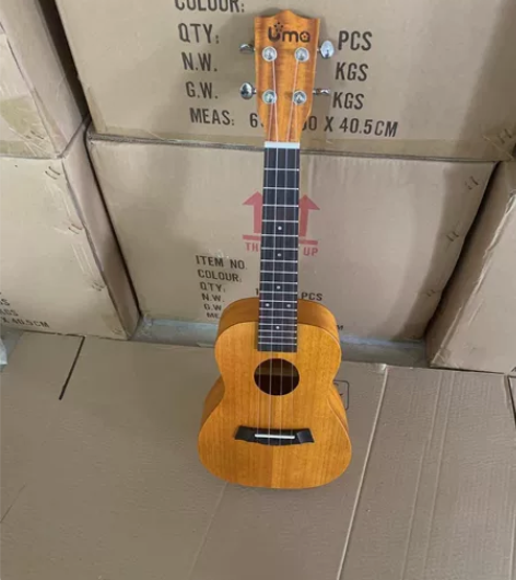 Uma品牌的尤克里里，现在半价出捡漏的来 ...
