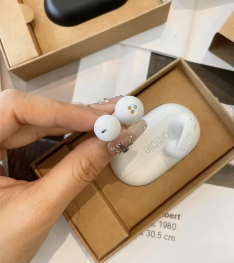 全新，黑白2个色，ambie华强北同款蓝牙...