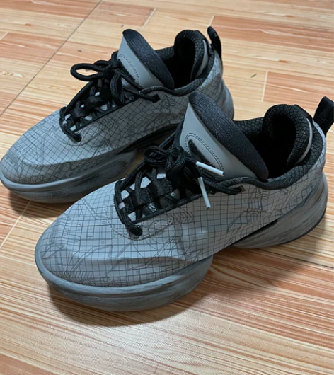 李宁cf  自带增高鞋 穿过一次  非常新...