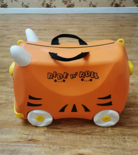 儿童卡通箱 可拉可背可拎可坐的卡通箱，就用...