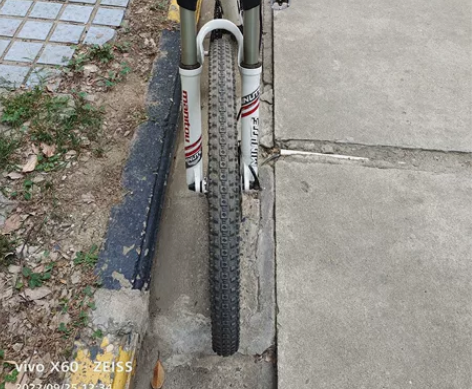 喜德盛卡本6.8碳纤维16寸车架，当年的顶...