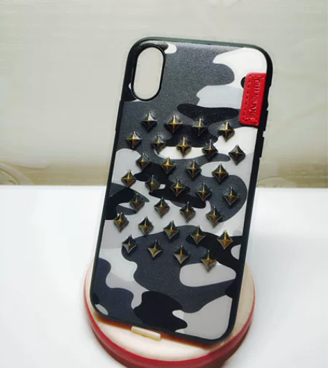 苹果x保护壳铆钉 9新，无损坏。