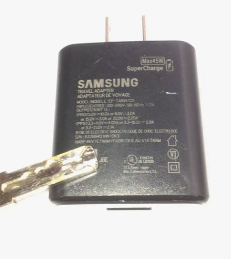 处理一个三星快充适配器45W充电头 输出:...
