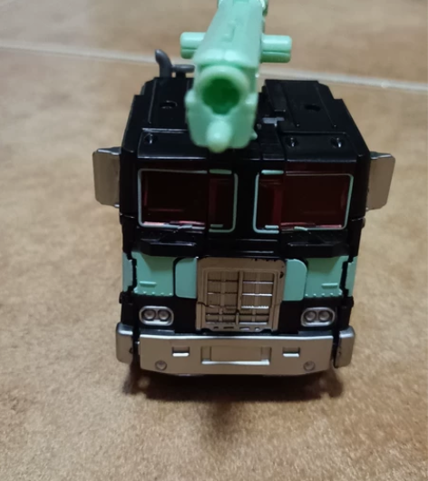 变形金刚电影4平头暗黑擎天柱，有枪无子弹，...