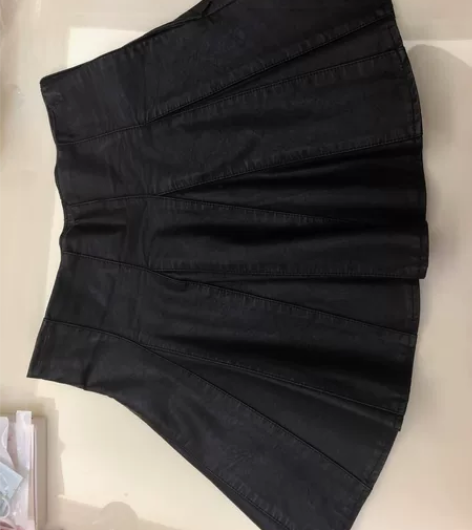 PU皮裙 半身裙 百褶裙 学生裙 九成新 ...