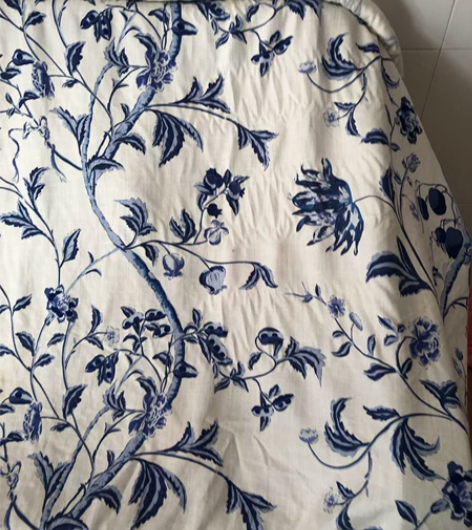经典厚麻棉印花．时尚青花瓶大花．孤品5米左...