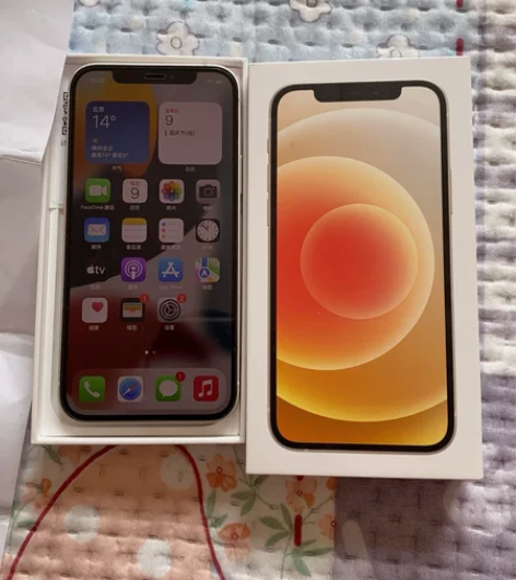 苹果12银色，64G内存，国行全网通，支持...