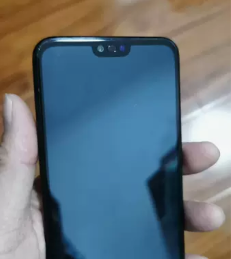 自用荣耀10,麒麟970cpu,6+64内...