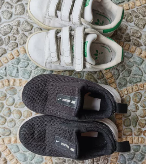 阿迪绿尾小白鞋。耐克全黑运动鞋。 内长14...