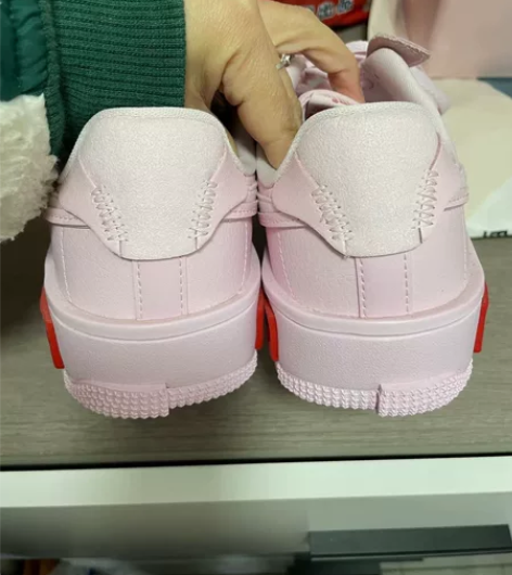 耐克空军一号女神粉，仅试穿，包装不在了，假...
