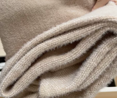 水貂绒阔腿裤，m码，买短了没穿过，质感很好...