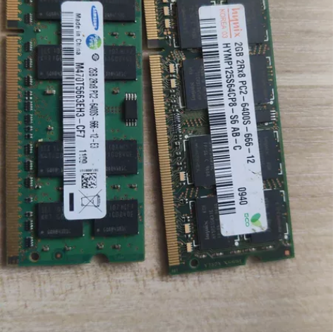 两条笔计本内存，一条三星一条现代。单条2G...