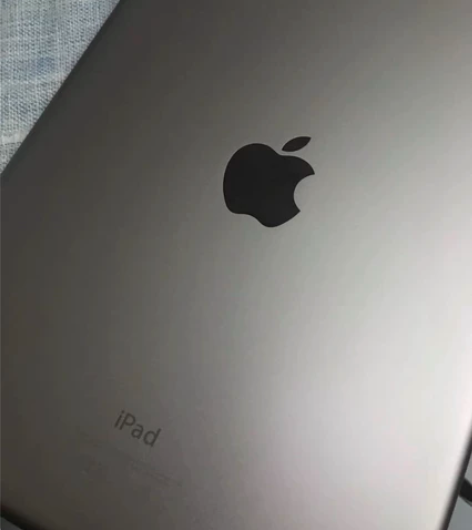 捡漏哦!!!2020款128G大内存iPa...