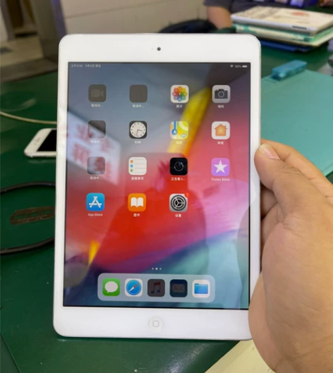 mini1银色 原机 16Ｇ小朋友上课 带...