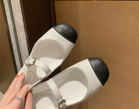 21小香风山茶花真皮大底安娜同款娃娃鞋拼色...