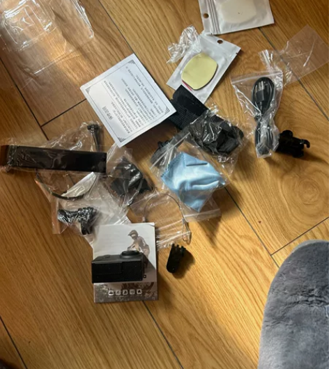 八成新山狗运动相机装备齐全加40送36g内...