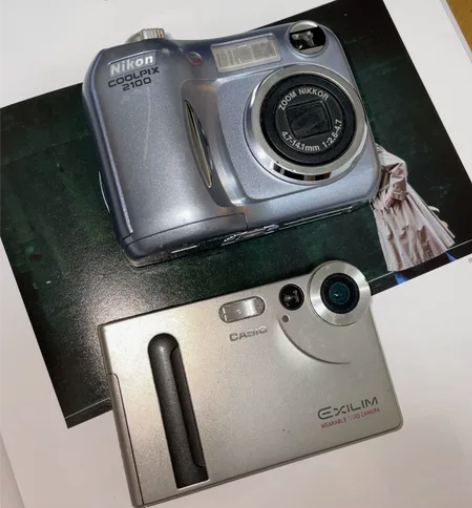 等待上新  卡西欧s1 和 尼康2100 ...