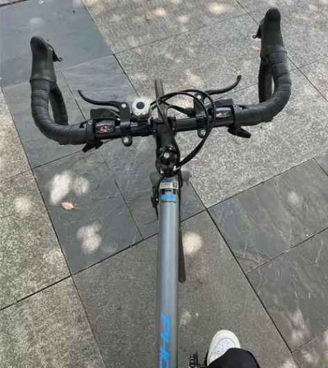 【拋售】全新公路自行车700c飞驰弯把碟刹...