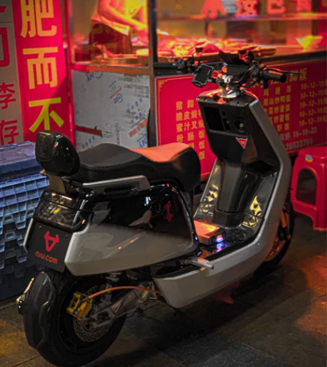 小牛电动 小牛n1s 黑白渐变烤漆壳 水转...