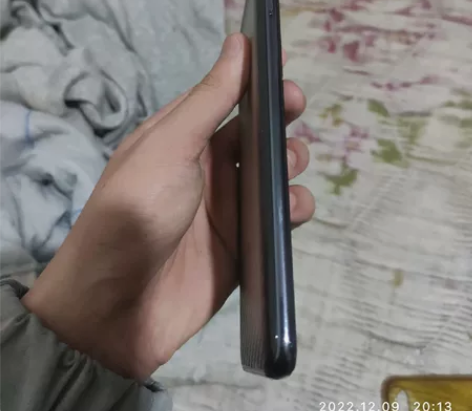 出售自用小米8透明一款，8128配置，无拆...