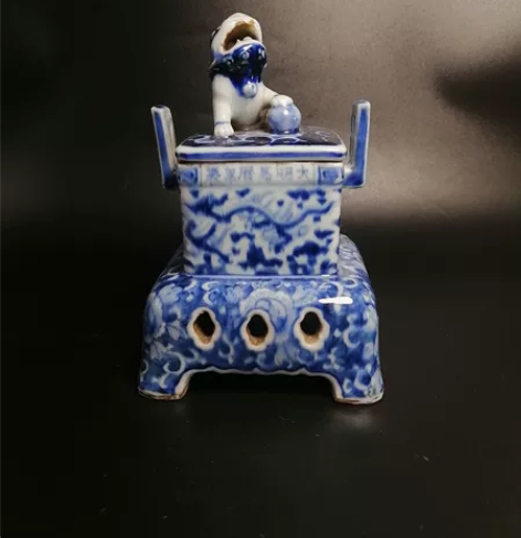 明代青花 狮钮四方香炉 款：大明万历年制高...