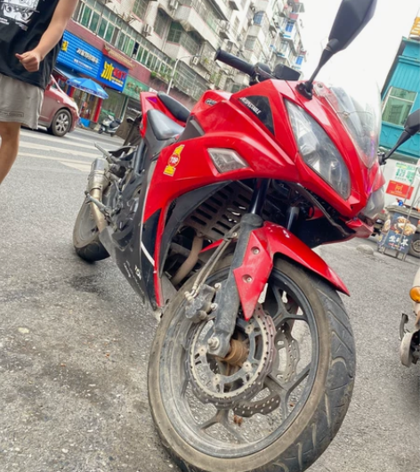 小忍者19年250cc手续齐全,车况非常完...