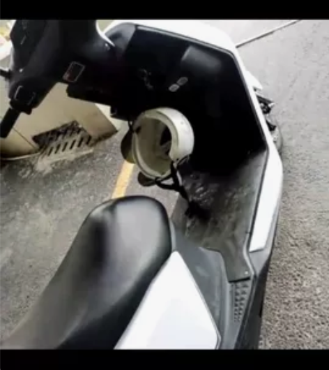 国威电摩发票全有回家了出售一辆国威电动车最...