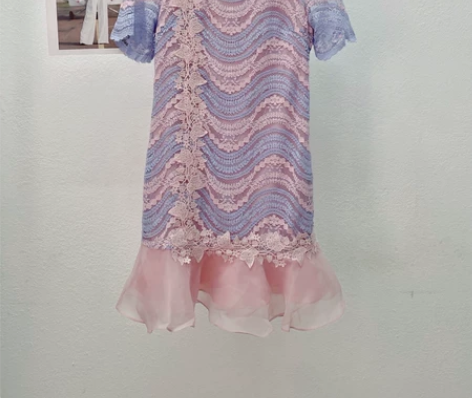 优雅风蕾丝荷叶边裙短款夏季缀花条纹连衣裙。...