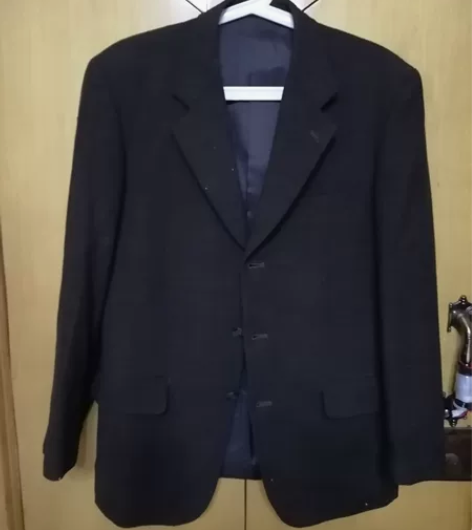 帅气春秋季男西装,版型很好,大商场购买。穿...