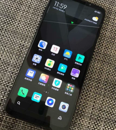 黑鲨游戏手机3，8+128g，闪电黑 状态...