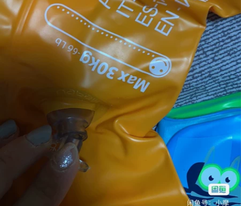 迪卡侬游泳装备，游泳圈一个，孩子大了，体重...