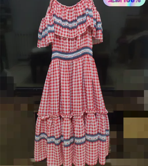 依恋Eland吊带露肩裙，全新的，没有吊牌...