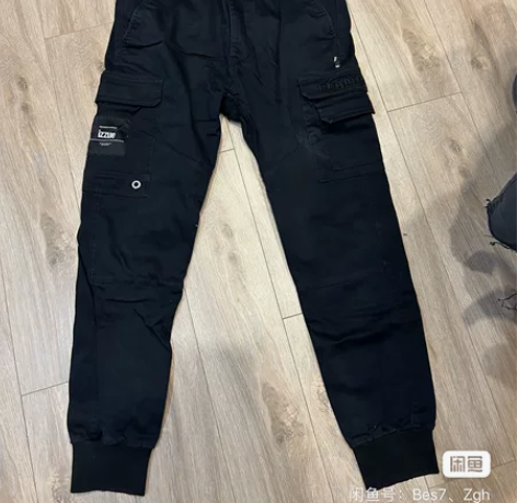 出闲置izzue工装长裤,简洁百搭款,螺纹...