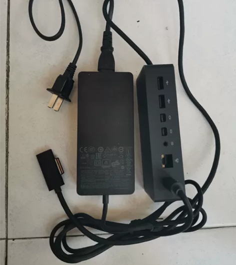 surface原装扩展坞 带配套电源 闲置...