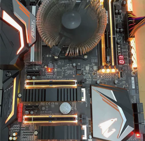 技嘉大雕X470 AORUS GAMING...