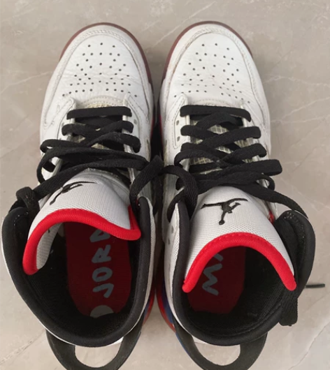 乔丹白红蓝女士高帮鞋，37码，保真 感兴趣...