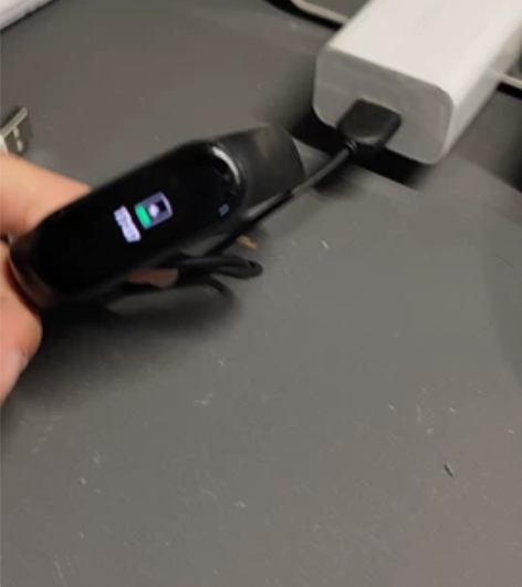 小米手环5定义伊拉克成色，闲置好久了，但是...