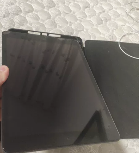iPad九代64g  99新 今年6月买的...