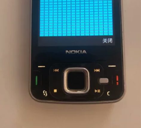 诺基亚n96，曾经自用，前面导航键贴的膜，...