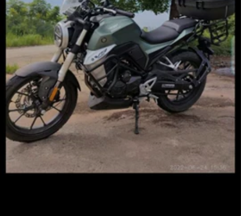 东方国四v9复古摩托车街车，力帆200cc...